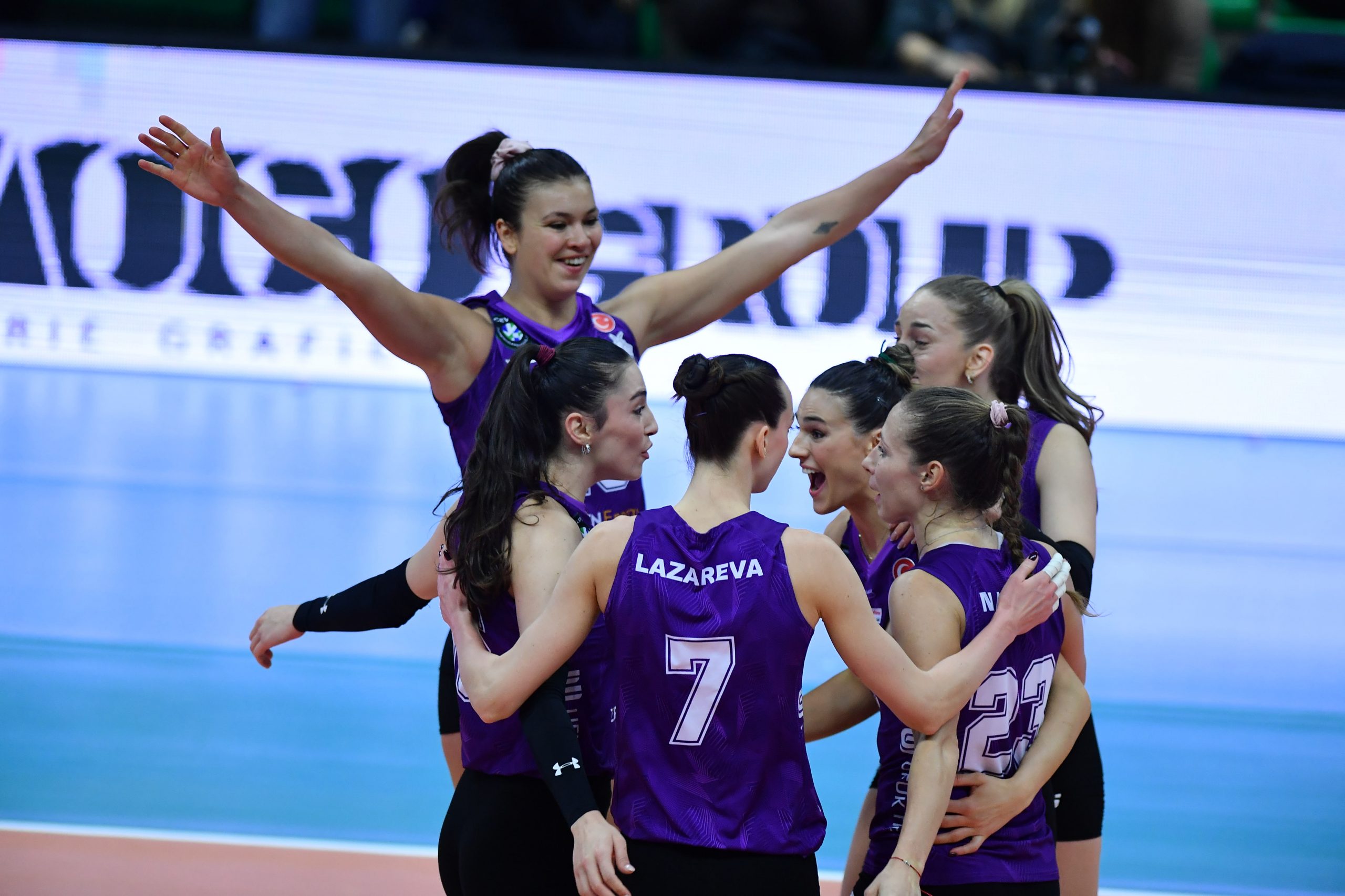 Odbojkašice Zeren Spora "nišane" prvaka EvropeFoto: CEV